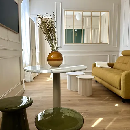 Apartamento Au Coeur De L'avenue Des Champs-elysees / Arc De Triomphe París