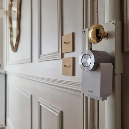 Apartment Au Coeur De L'avenue Des Champs-elysees / Arc De Triomphe Paris